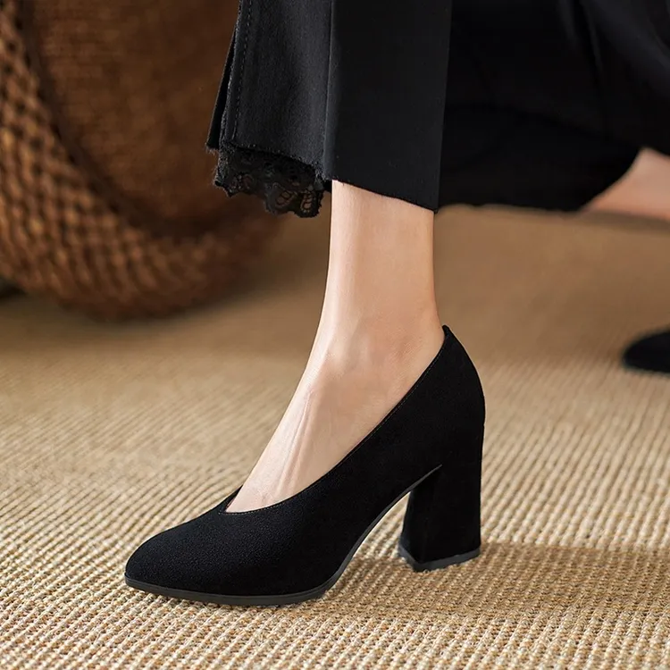 春秋职业单鞋百搭淑女舒适粗跟软皮软底舒适不磨脚尖头浅口小皮鞋