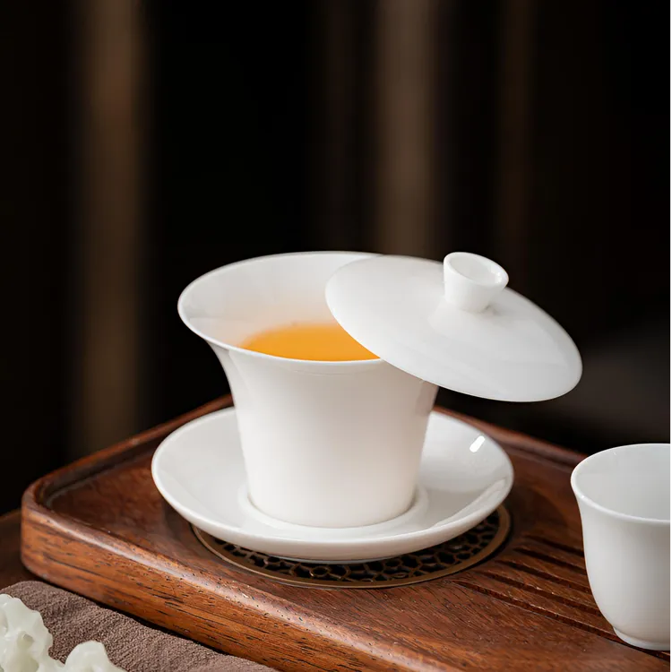 马蹄三才盖碗茶杯薄胎羊脂玉瓷陶瓷大号高端功夫泡茶碗可悬停旋转