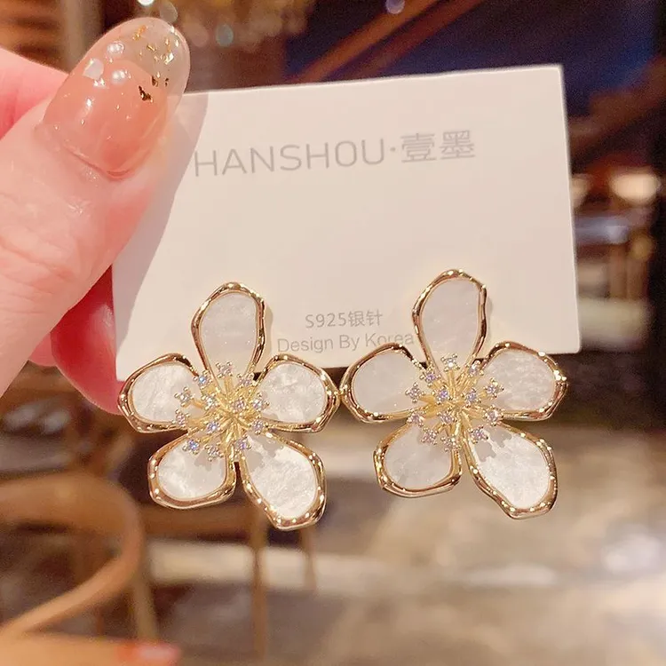 合金耳饰 东大门个性气质五瓣花耳钉韩国高级感网红花朵耳环耳饰