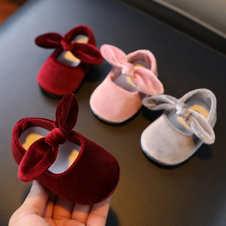 婴幼儿女宝宝一周岁公主鞋生日礼服鞋软底学步春秋夏季外出防掉鞋