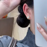 C8珠珠简约耳钉轻奢质感百搭小众