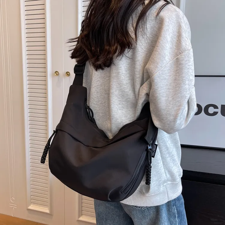 时尚通勤大容量单肩包包女2024潮流春夏休闲百搭托特包韩版腋下包