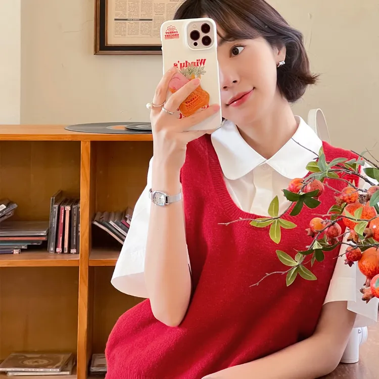 法儿家韩国限定「新品」【绯红脸颊】红色毛织背心FS302S027