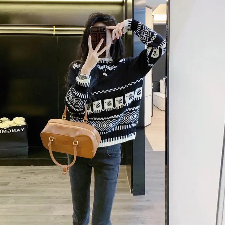 洋气复古提花费尔岛毛衣女秋冬网红百搭显瘦宽松短款圆领针织上衣