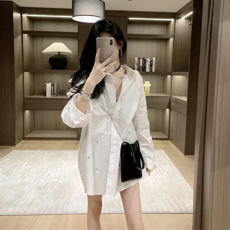 网红洋气白色防晒衬衫女秋冬小众宽松显瘦时尚气质休闲长袖衬衣潮