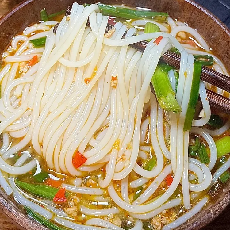 买一箱送一箱】正宗过桥米线云南米线香菇鸡汤米线宿舍免煮夜宵