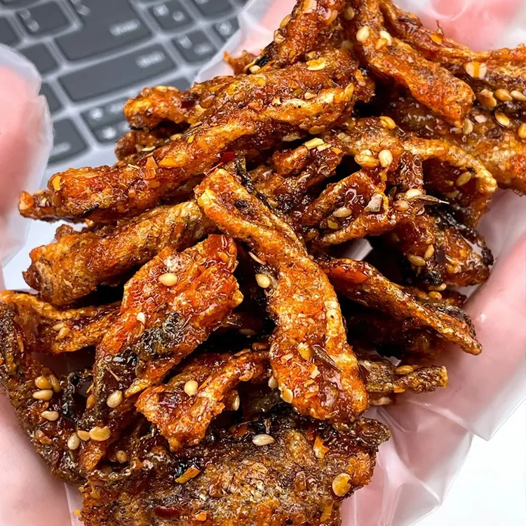 【休闲列车】甜辣鱼皮休闲宿舍香辣鳕鱼皮下酒菜小吃蜜汁零食下饭