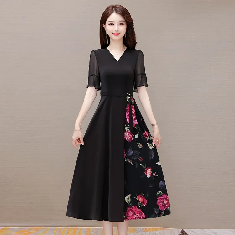 2023夏季新款气质修身连衣裙显瘦中年女装长裙大码黑色V领