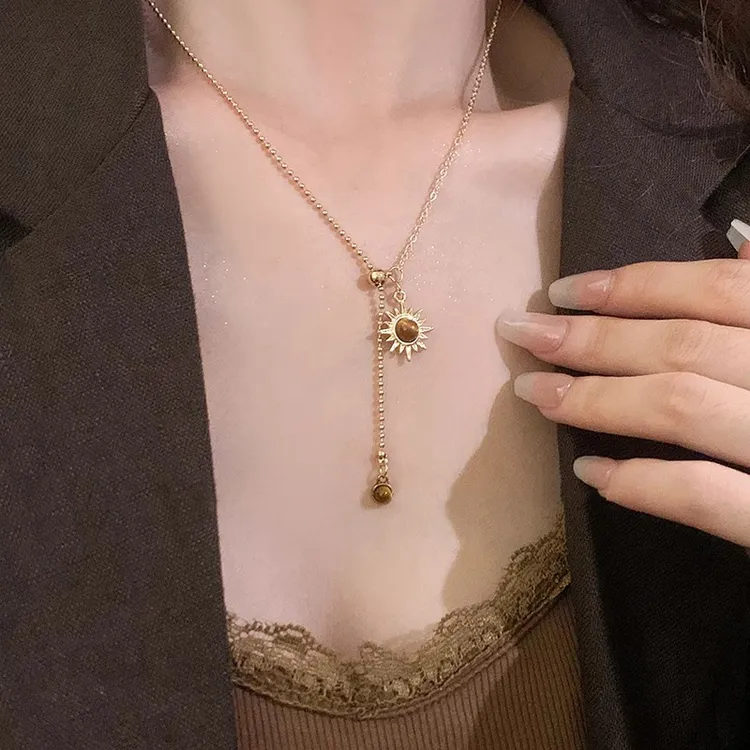 钛钢项链 虎眼石项链女秋冬美拉德复古气质高级感毛衣链锁骨链潮 