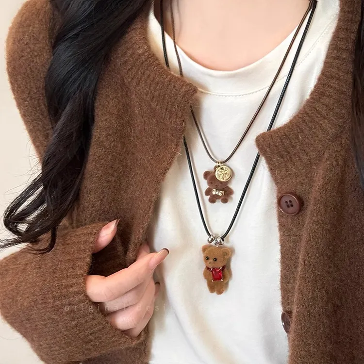 铜皮质项链 可爱植绒小熊吊坠项链女秋冬长款配饰美拉德风毛衣链