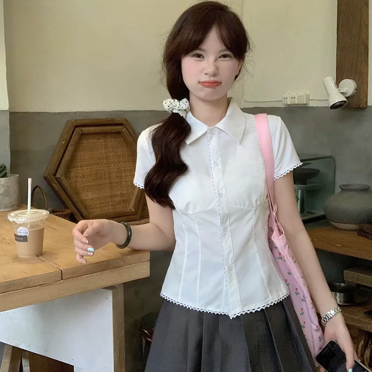 美式白色拼接蕾丝短袖衬衫女夏季新款小众甜辣妹修身显瘦短款上衣