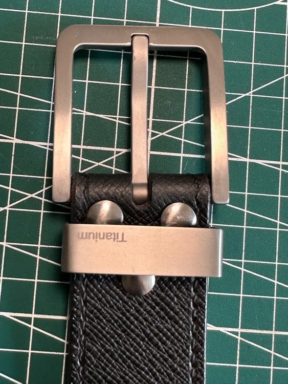 男士真皮腰带针扣休闲百搭牛皮裤腰带时尚钛扣螺丝百搭商务年轻人