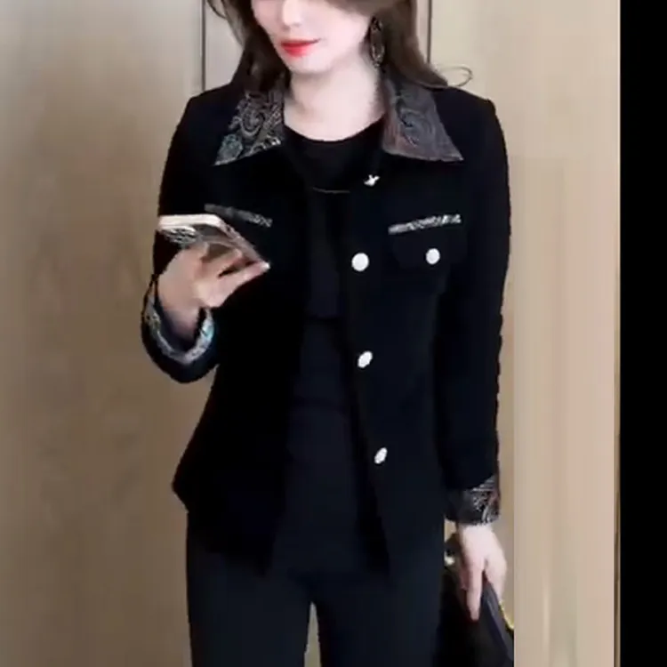 新款爆款小香风减龄秋冬显瘦气质网红洋气时尚休闲百搭黑色短外套