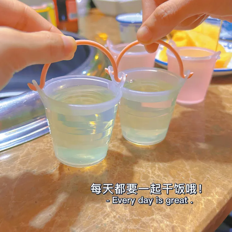 小趴菜专用杯 创意啤酒杯迷你小酒桶聚会带把儿童喝水杯子高颜值