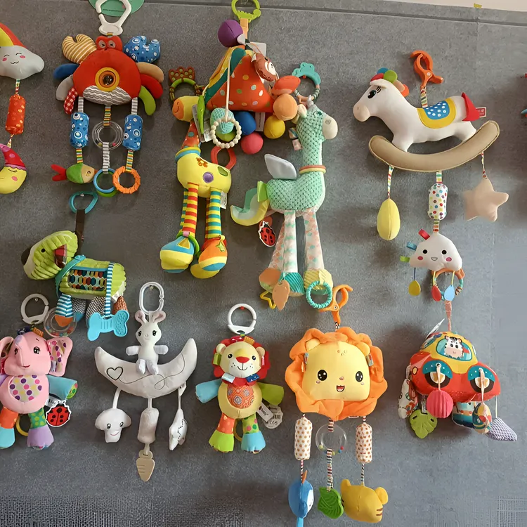 直播随机组合宝宝玩具车挂风铃