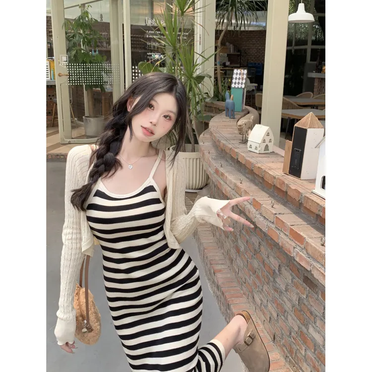 条纹吊带连衣裙女夏季新款修身显瘦甜美小个子无袖针织中长款裙子
