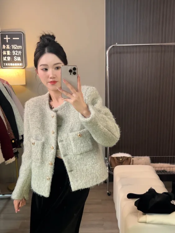 【90白鸭绒】2025淡绿色小香风保暖羽绒服女气质高级感百搭短款上衣