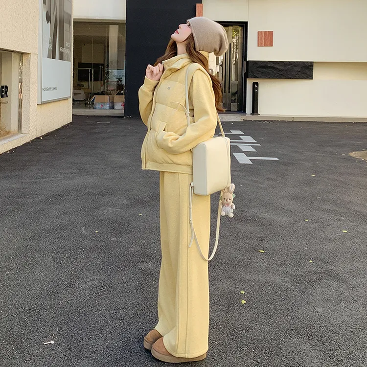 连帽羽绒卫衣马甲三件套网红洋气炸街女装冬季加厚阔腿裤时尚套装