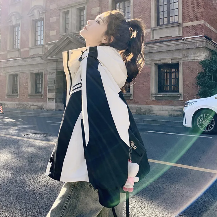 黑白冲锋衣女士2025新款爆款春秋时尚百搭小个子休闲防风外套学生