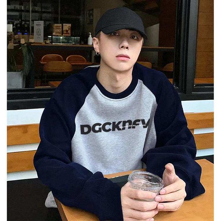 美式潮牌简约设计感字母印花拼接圆领卫衣男秋季加绒宽松插肩上衣