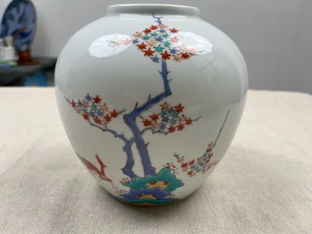 赤绘釉上交趾干支梅花 鹿大花瓶尺寸如图