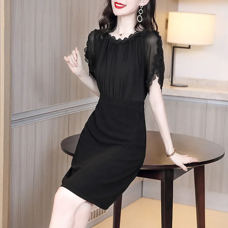 连衣裙女夏装2025年新款小个子气质显瘦遮肚子妈妈高贵时尚小黑裙