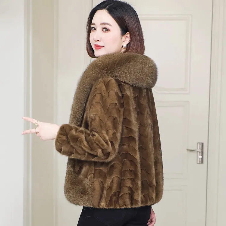 2025冬新款狐狸毛领气质外套女小个子爆款皮毛一体水貂毛高档大衣