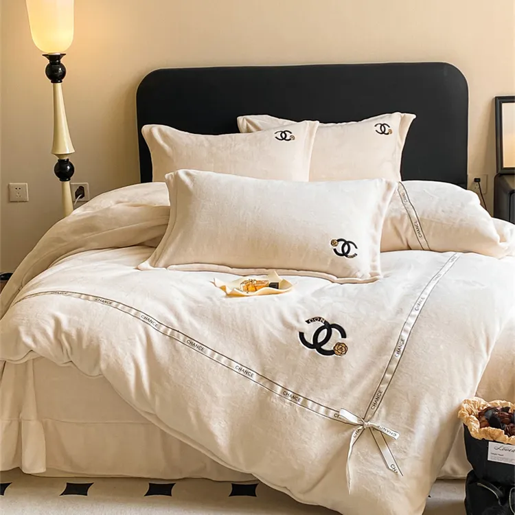 冬季加厚牛奶绒四件套双面绒小香风加绒被套轻奢床上入冬四件套