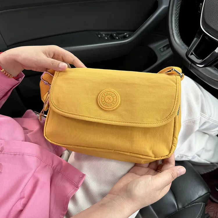 轻斜挎小包高档防水尼龙帆布包女休闲单肩包外贸手工软包工厂团购