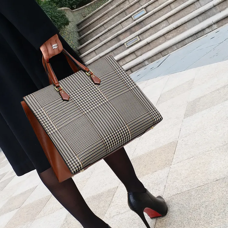 女包轻奢品牌大容量包包时尚格纹通勤包大气女士包手提单肩包百搭
