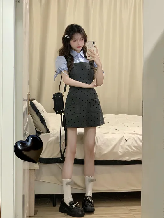 学院风甜美时尚套装女灰色方领波点吊带连衣裙蓝色短袖衬衫两件套