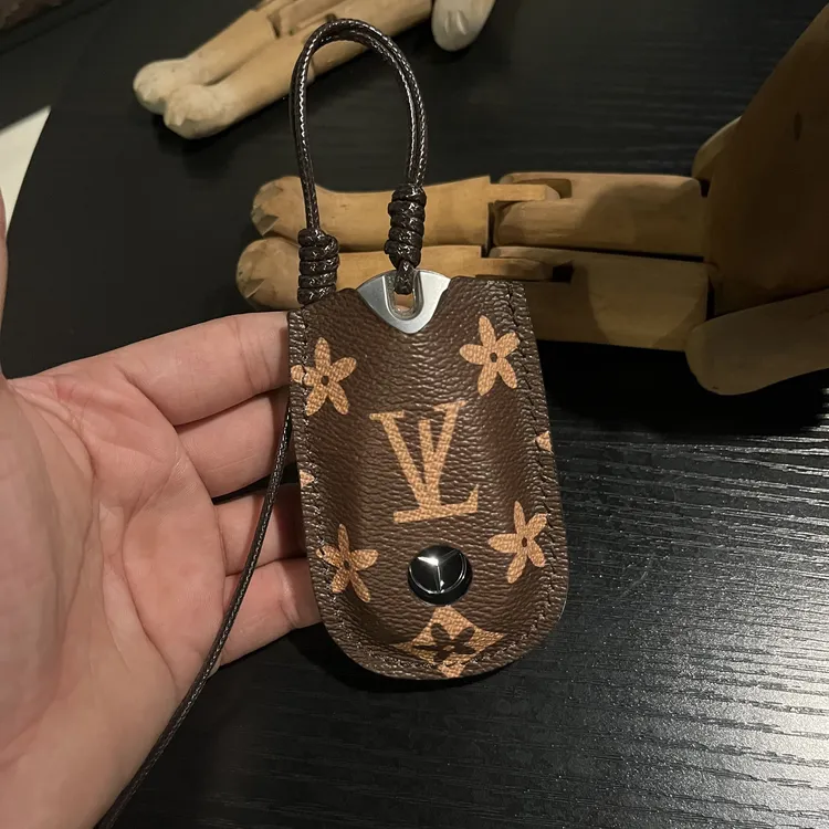 适用奔驰钥匙套e级gla glb c260l glc300l gle350 gls450钥匙包扣