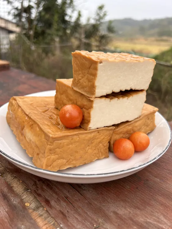 烟熏大坝豆腐 湖南邵阳武冈特产正宗石磨手工盐豆腐家常菜豆腐干