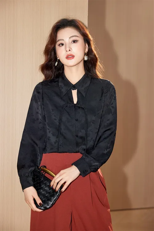 2024国风春装新款盘扣长袖中式小众春季复古缎面百搭气质设计感
