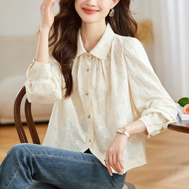 刺绣衬衫白色女春秋季时尚设计感休闲胖mm小众修身显瘦上衣