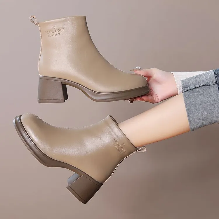 新款秋冬加绒靴子真皮女圆头英伦风短靴保暖防滑女靴