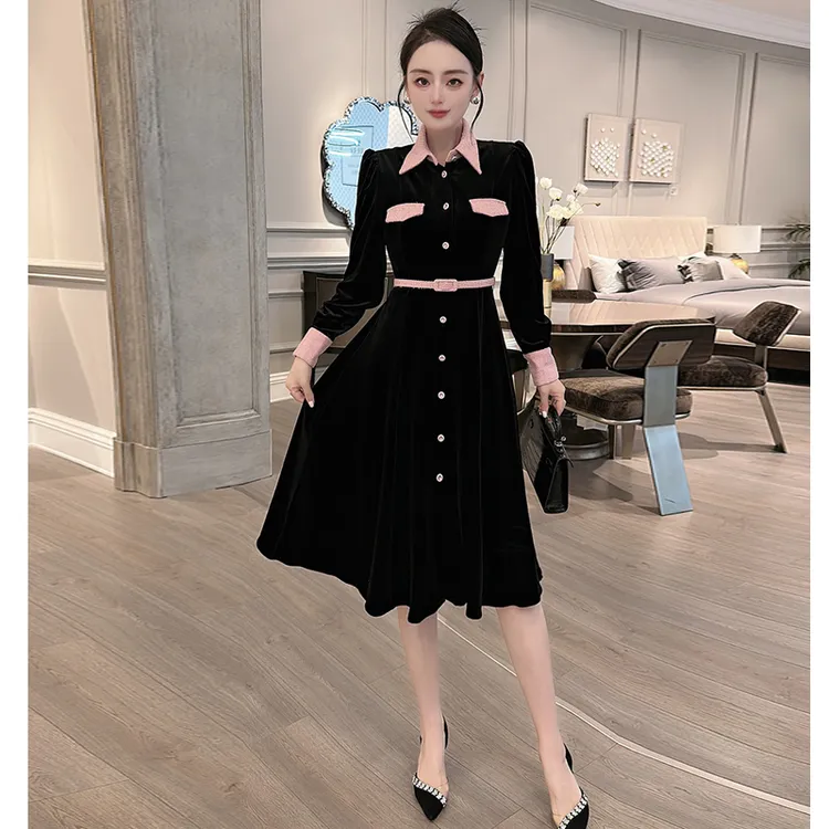 2023年秋季气质名媛小香风法式高端黑色打底丝绒收腰连衣裙赫本风