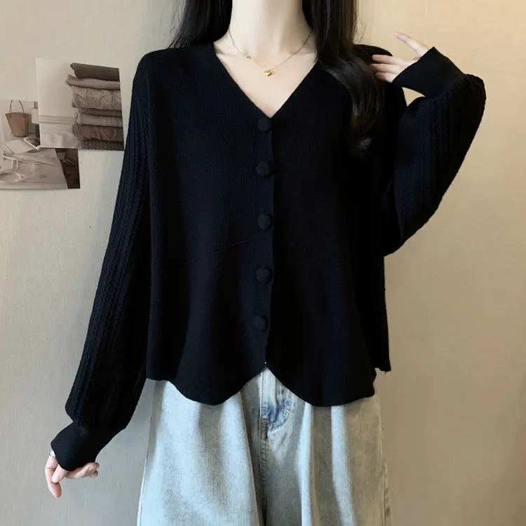遮肚子正肩V领单排扣针织开衫女2024秋季微胖大码宽松显瘦打底衫