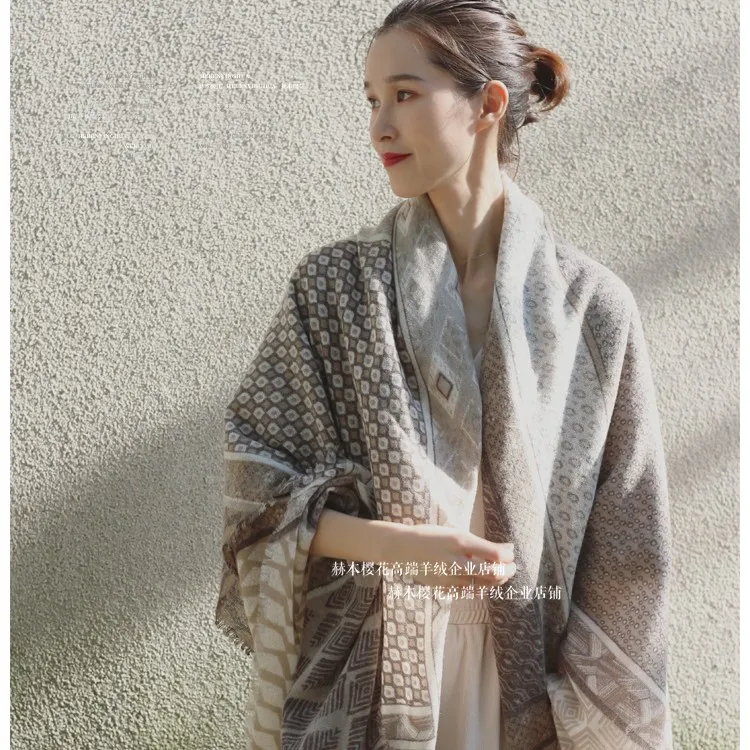 拍照神器欧美小众秋冬季女蓬松水煮羊毛印花围巾披肩两用长款百搭
