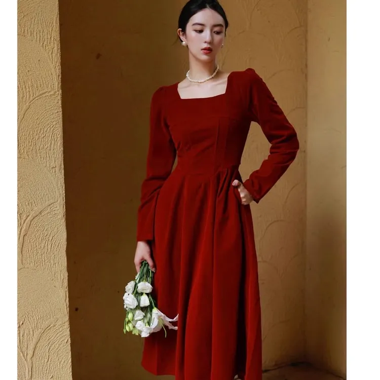 JUJU定制法式复古红色丝绒连衣裙显瘦高级感方领长袖裙子秋冬季女