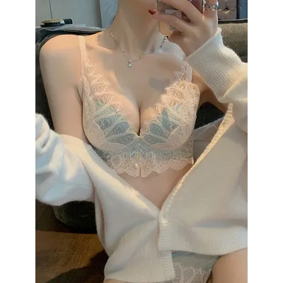 维多利亚王妃蕾丝内衣女小胸聚拢无钢圈收副乳上托季薄款文胸套装
