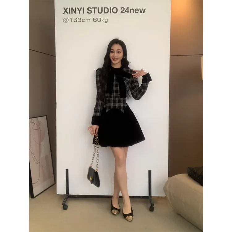 XINYI【昭和甜心】秋冬格纹拼接丝绒连衣裙女显瘦A字裙X624Q19866