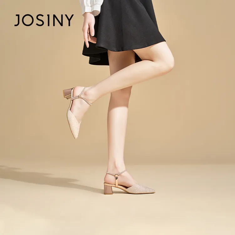 卓诗尼女鞋2025夏季凉鞋水钻粗跟尖头包头温柔一字带气质闪耀法式