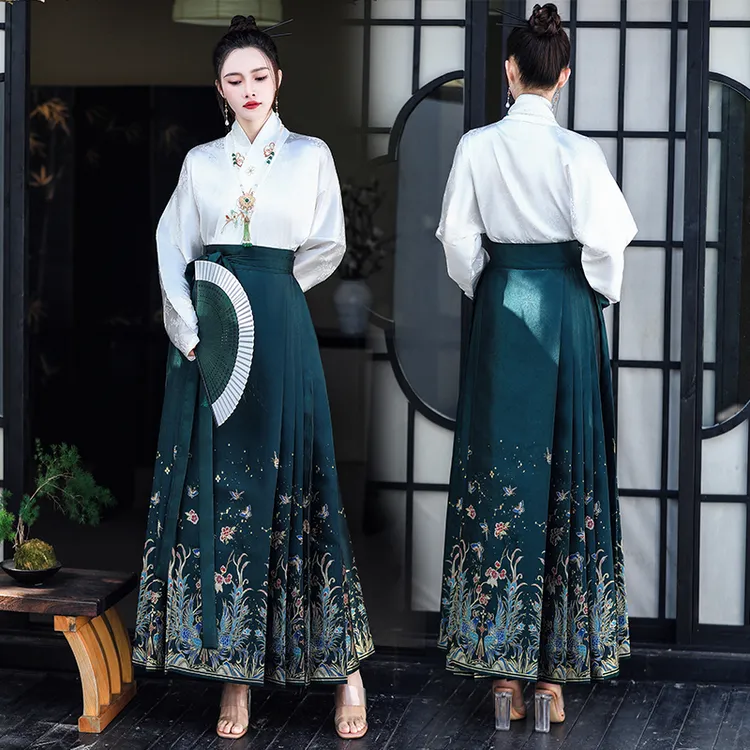 汉衣冠华原创女织金仿妆花马面裙4.5米摆梯形褶日常通勤秋冬新款