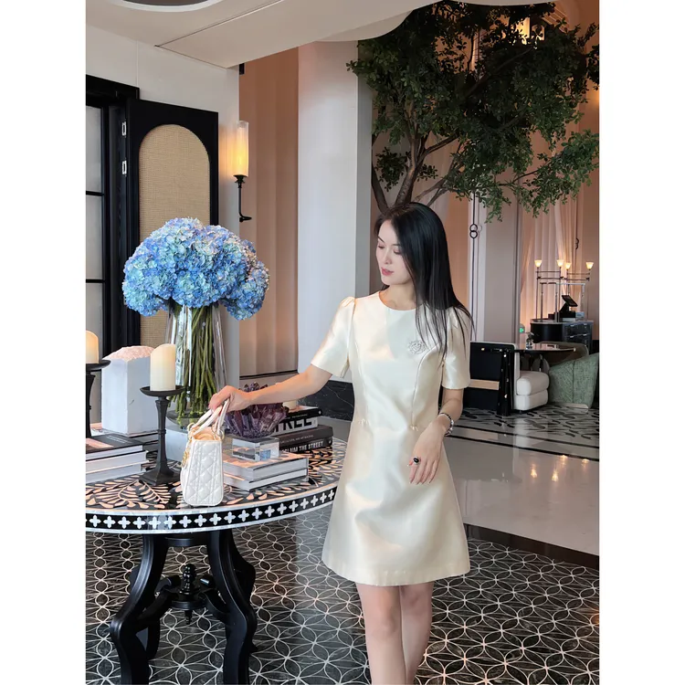 YSQ夏季新款高级显瘦气质时尚轻奢小众连衣裙