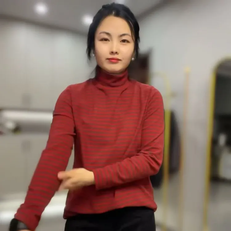 【香香优选】韩国半高领条纹长袖打底衫新款女士时尚洋气舒适保暖