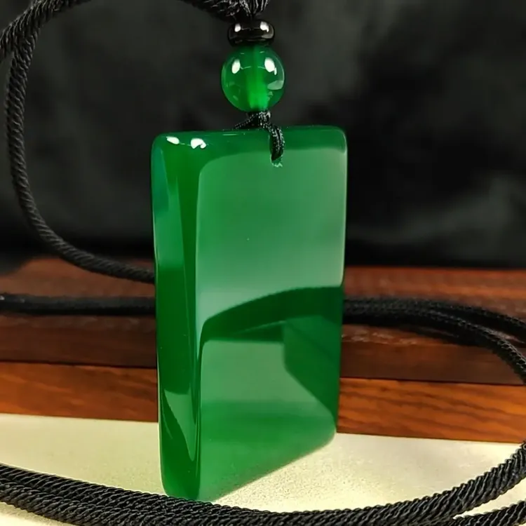 天然玉平安无事牌吊坠挂件简约冰透阳绿色菠菜绿男女爆款玉石