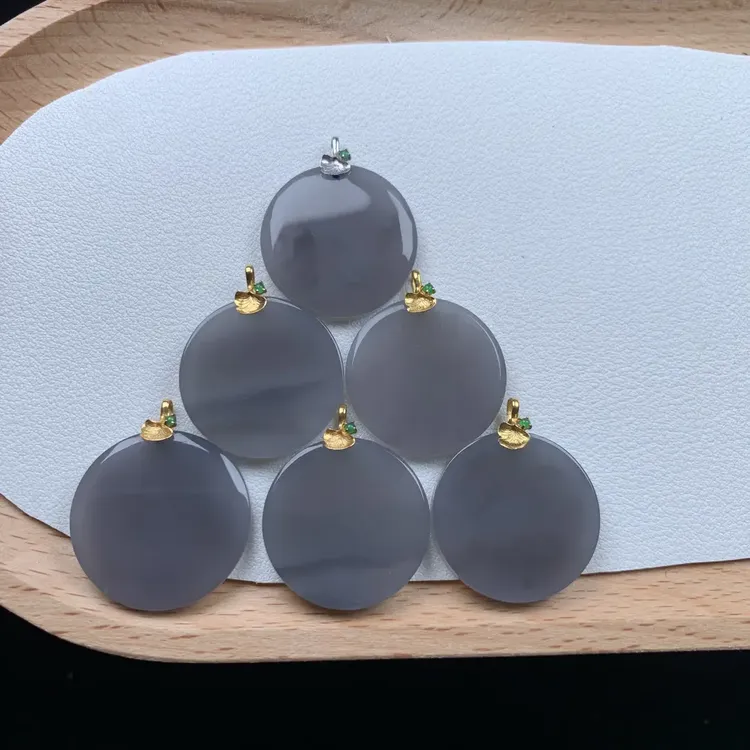 天然和田玉烟紫山水意境圆牌无事牌吊坠