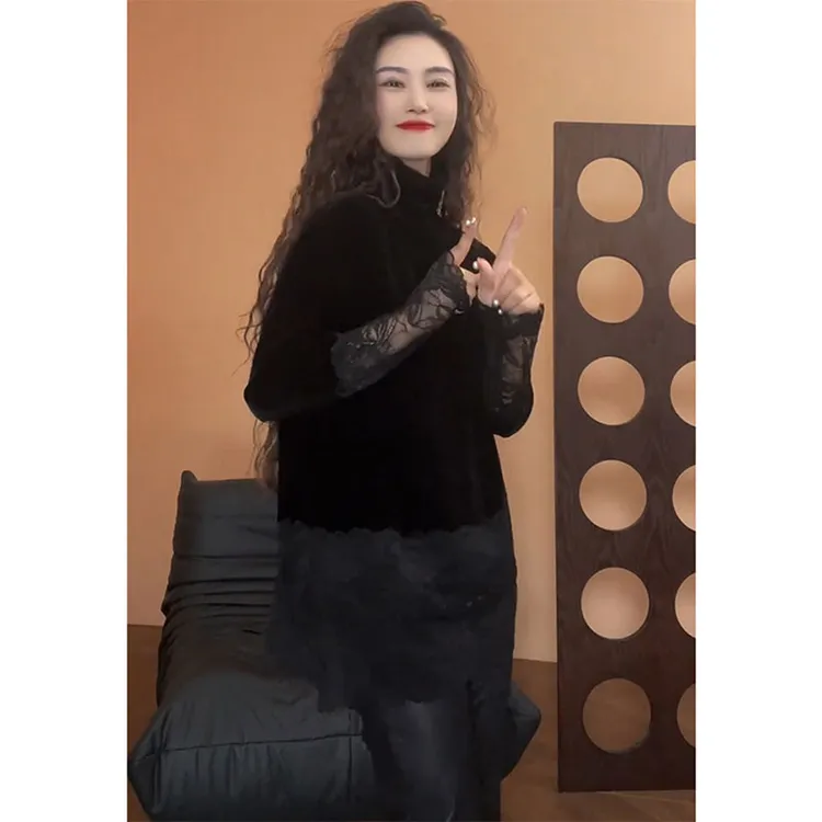 欧洲站2025秋季新款今年流行百搭宽松中长款蕾丝拼接丝绒T恤女潮