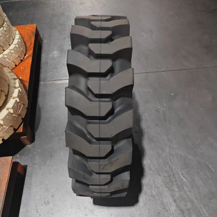 山猫滑移机33*9-16实心轮胎 10-16.5 12-16.5